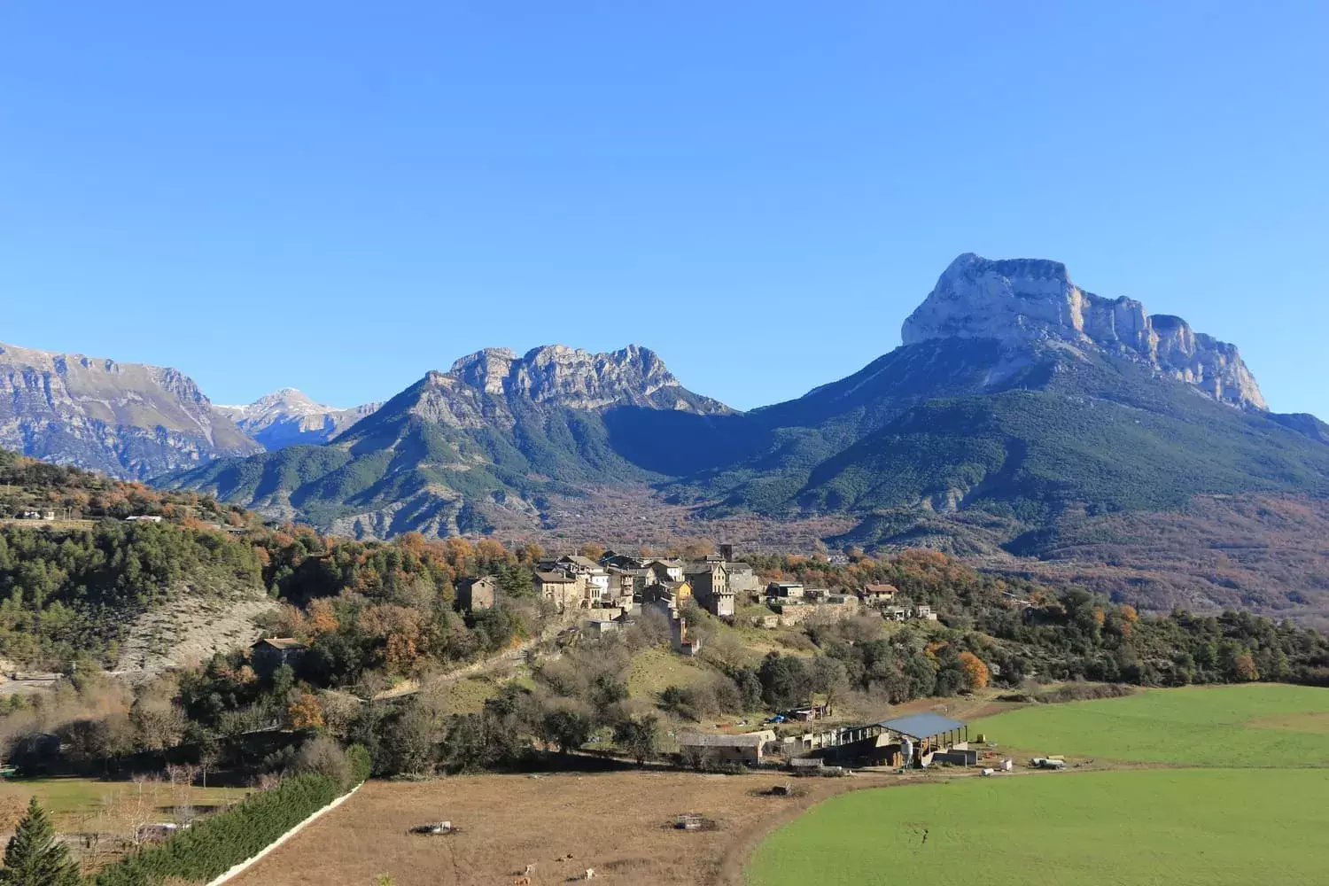 pueblo aragonés
